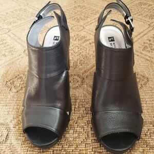 White Mountain 3 inch heal open toe woman's shoes